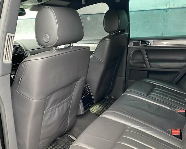 Черный Фольксваген Туарег, объемом двигателя 2.97 л и пробегом 286 тыс. км за 13350 $, фото 5 на Automoto.ua