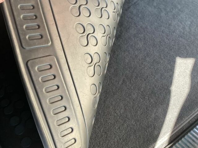 Черный Фольксваген Туарег, объемом двигателя 3 л и пробегом 290 тыс. км за 13350 $, фото 11 на Automoto.ua