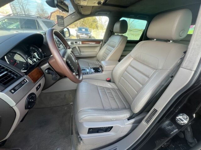 Черный Фольксваген Туарег, объемом двигателя 3 л и пробегом 264 тыс. км за 11799 $, фото 7 на Automoto.ua