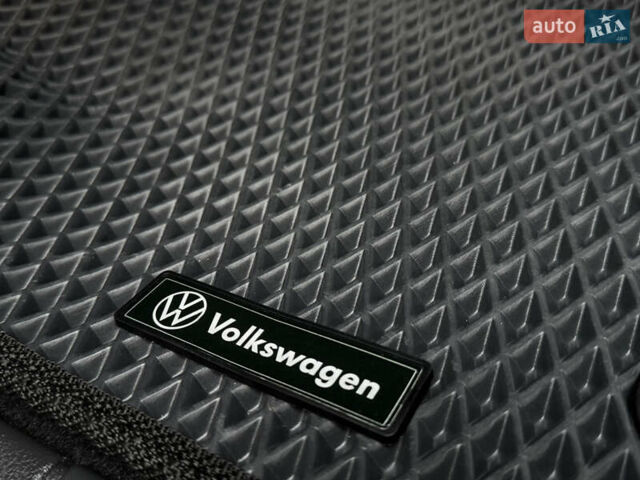 Черный Фольксваген Туарег, объемом двигателя 3 л и пробегом 280 тыс. км за 11700 $, фото 45 на Automoto.ua