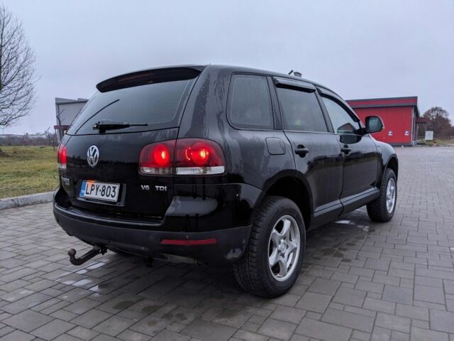 Черный Фольксваген Туарег, объемом двигателя 0 л и пробегом 300 тыс. км за 5816 $, фото 3 на Automoto.ua