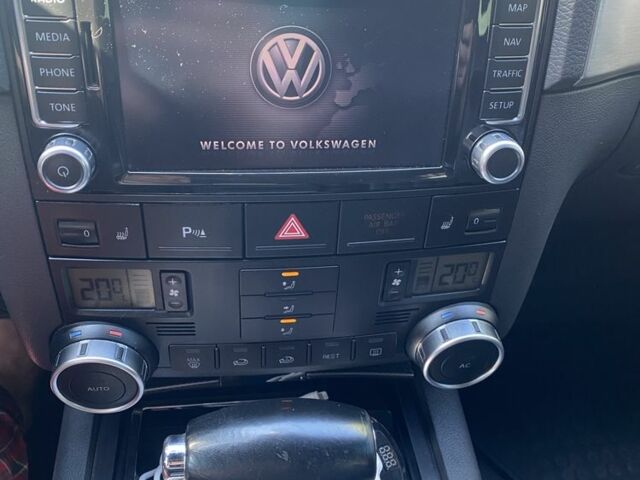 Черный Фольксваген Туарег, объемом двигателя 3 л и пробегом 290 тыс. км за 13350 $, фото 3 на Automoto.ua