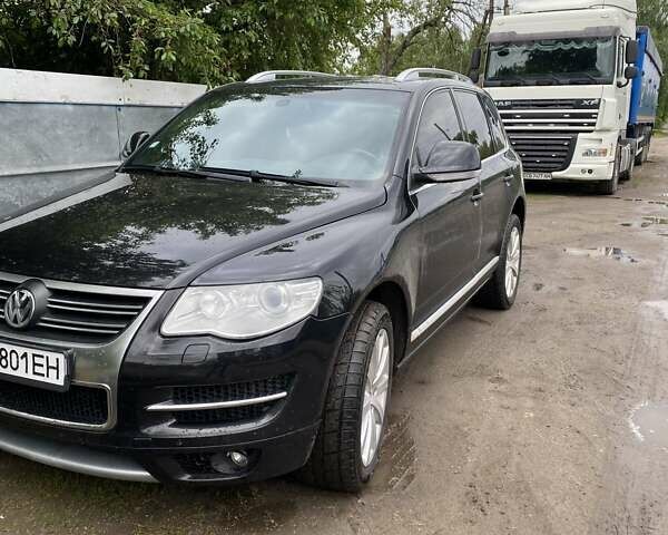 Черный Фольксваген Туарег, объемом двигателя 2.97 л и пробегом 286 тыс. км за 13350 $, фото 1 на Automoto.ua