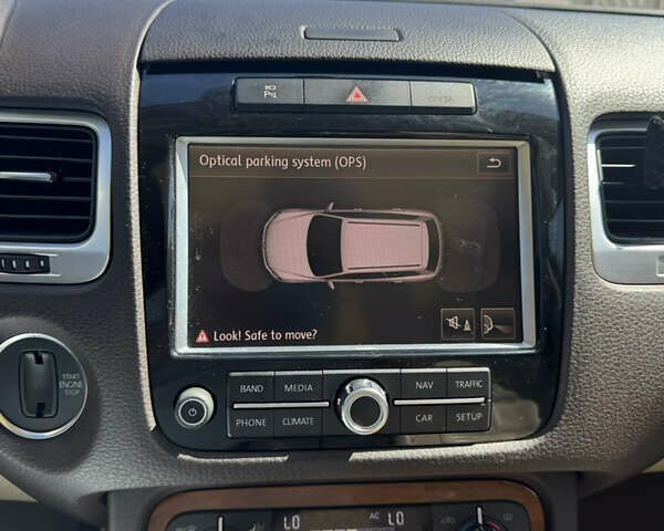 Черный Фольксваген Туарег, объемом двигателя 3 л и пробегом 170 тыс. км за 14999 $, фото 24 на Automoto.ua