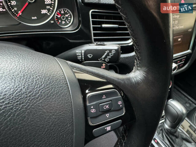 Черный Фольксваген Туарег, объемом двигателя 2.97 л и пробегом 356 тыс. км за 15900 $, фото 25 на Automoto.ua