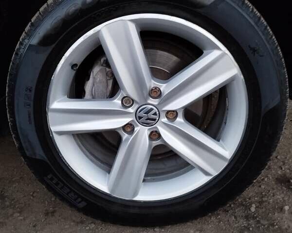 Чорний Фольксваген Туарег, об'ємом двигуна 3 л та пробігом 267 тис. км за 24000 $, фото 12 на Automoto.ua