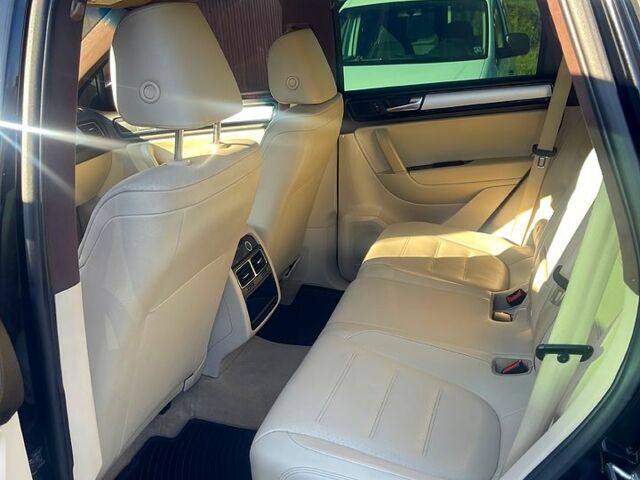 Фольксваген Туарег 2010 в Киеве на Automoto.ua Черный Фольксваген Туарег, объемом двигателя 3 л и пробегом 299 тыс. км за 17900 $, фото 8 на Automoto.ua