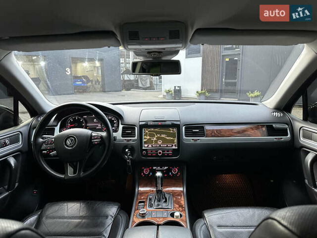 Чорний Фольксваген Туарег, об'ємом двигуна 2.97 л та пробігом 355 тис. км за 17500 $, фото 11 на Automoto.ua