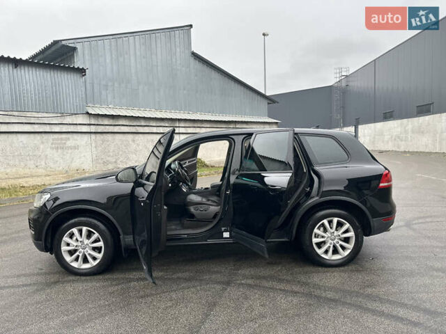 Чорний Фольксваген Туарег, об'ємом двигуна 3 л та пробігом 130 тис. км за 16900 $, фото 23 на Automoto.ua