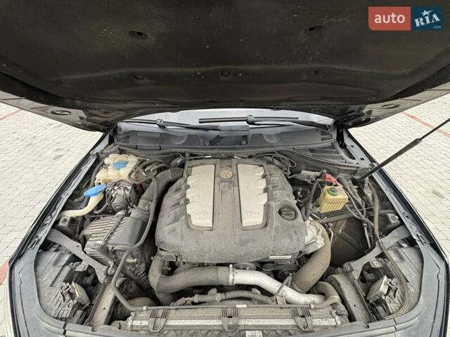 Чорний Фольксваген Туарег, об'ємом двигуна 3 л та пробігом 150 тис. км за 17500 $, фото 33 на Automoto.ua