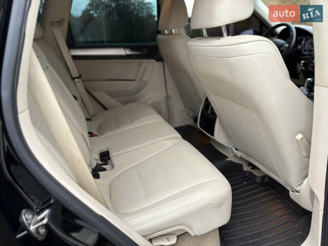 Чорний Фольксваген Туарег, об'ємом двигуна 3 л та пробігом 150 тис. км за 17500 $, фото 18 на Automoto.ua