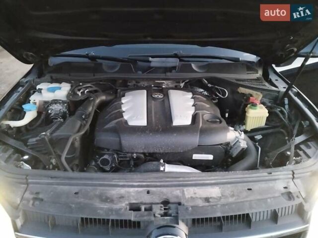 Чорний Фольксваген Туарег, об'ємом двигуна 3 л та пробігом 267 тис. км за 24000 $, фото 13 на Automoto.ua