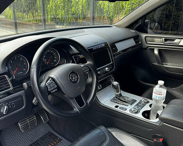 Чорний Фольксваген Туарег, об'ємом двигуна 2.97 л та пробігом 340 тис. км за 18500 $, фото 25 на Automoto.ua
