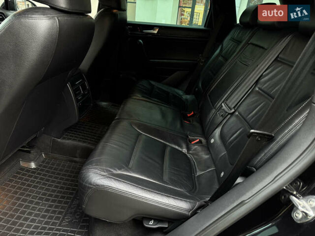 Черный Фольксваген Туарег, объемом двигателя 2.97 л и пробегом 356 тыс. км за 15900 $, фото 15 на Automoto.ua