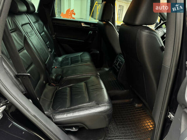 Черный Фольксваген Туарег, объемом двигателя 2.97 л и пробегом 356 тыс. км за 15900 $, фото 17 на Automoto.ua