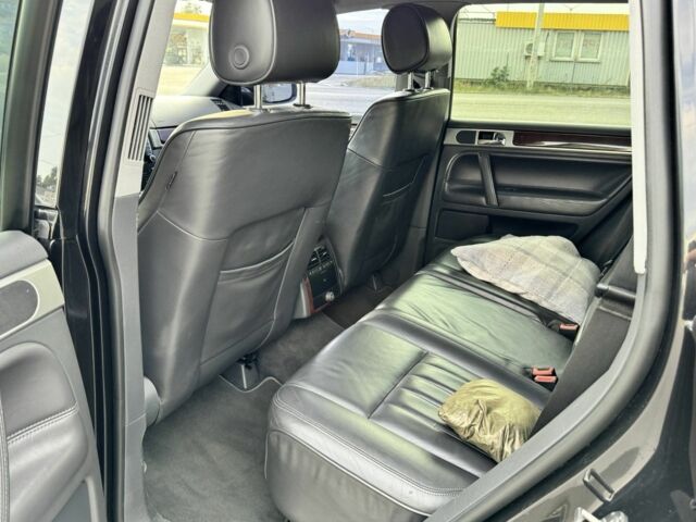 Чорний Фольксваген Туарег, об'ємом двигуна 3 л та пробігом 232 тис. км за 13500 $, фото 3 на Automoto.ua