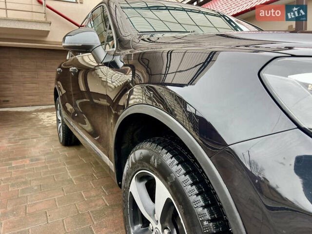 Черный Фольксваген Туарег, объемом двигателя 2.97 л и пробегом 257 тыс. км за 15800 $, фото 12 на Automoto.ua