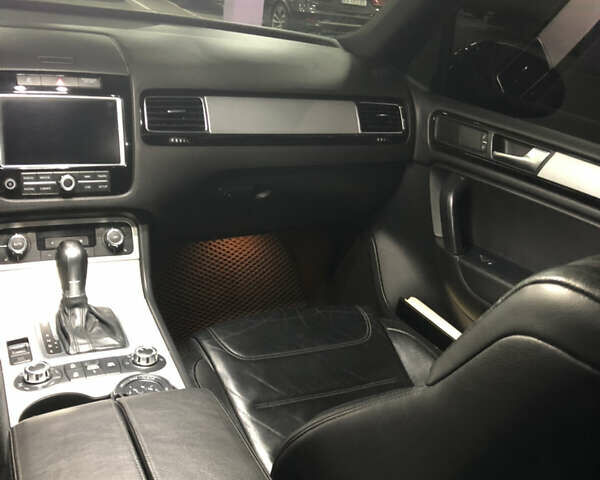 Чорний Фольксваген Туарег, об'ємом двигуна 2.97 л та пробігом 340 тис. км за 18500 $, фото 11 на Automoto.ua