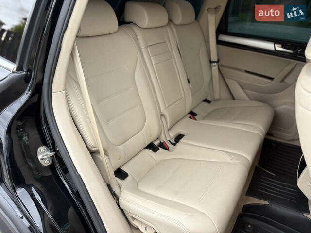 Чорний Фольксваген Туарег, об'ємом двигуна 3 л та пробігом 150 тис. км за 17500 $, фото 19 на Automoto.ua