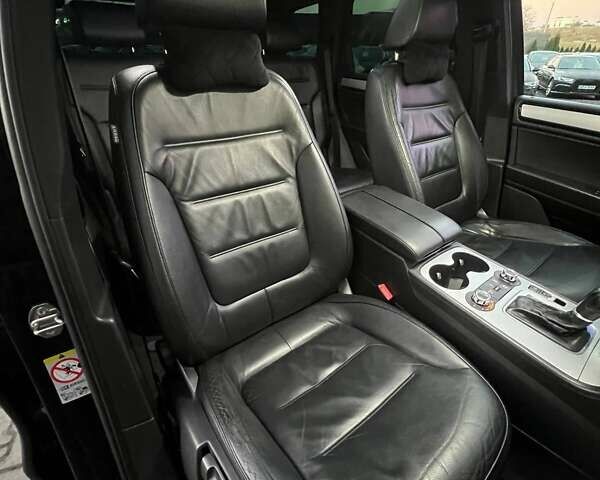 Черный Фольксваген Туарег, объемом двигателя 2.97 л и пробегом 298 тыс. км за 18900 $, фото 30 на Automoto.ua