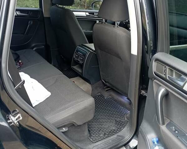 Черный Фольксваген Туарег, объемом двигателя 3 л и пробегом 338 тыс. км за 16200 $, фото 2 на Automoto.ua