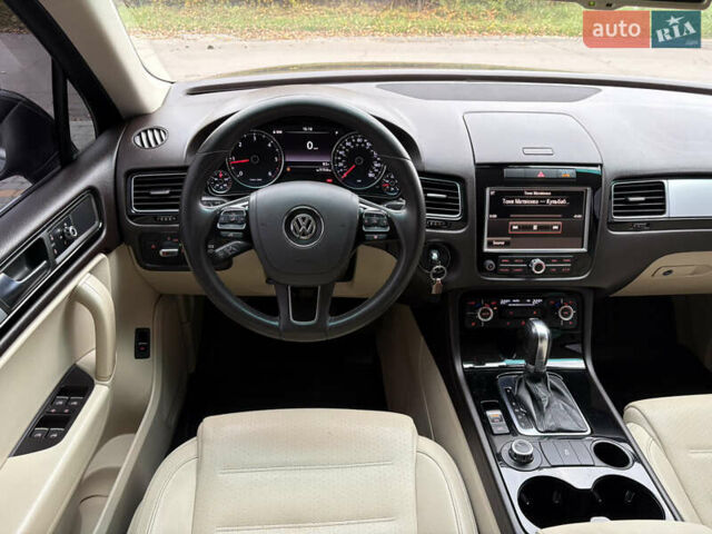 Чорний Фольксваген Туарег, об'ємом двигуна 3 л та пробігом 150 тис. км за 17500 $, фото 10 на Automoto.ua
