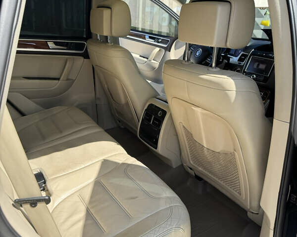 Черный Фольксваген Туарег, объемом двигателя 3 л и пробегом 170 тыс. км за 14999 $, фото 17 на Automoto.ua