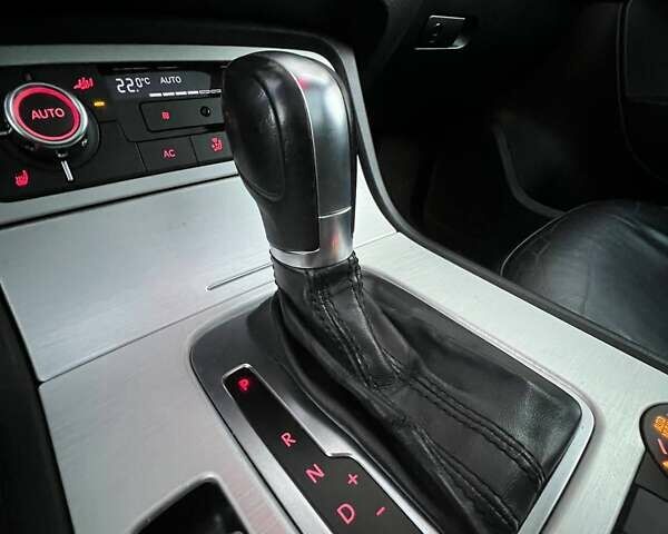 Черный Фольксваген Туарег, объемом двигателя 2.97 л и пробегом 298 тыс. км за 18900 $, фото 21 на Automoto.ua