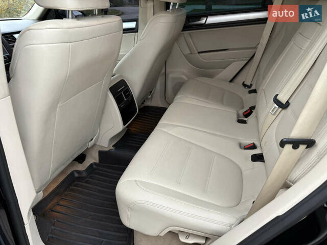 Фольксваген Туарег 2010 в Староконстантинов на Automoto.ua Черный Фольксваген Туарег, объемом двигателя 3 л и пробегом 150 тыс. км за 17800 $, фото 31 на Automoto.ua