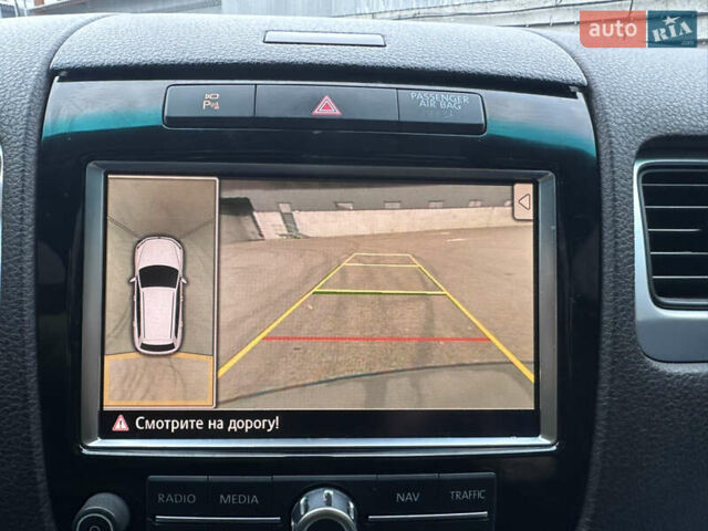 Чорний Фольксваген Туарег, об'ємом двигуна 3 л та пробігом 130 тис. км за 16900 $, фото 58 на Automoto.ua