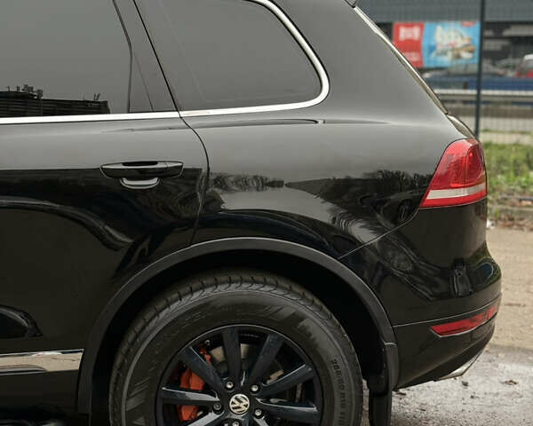 Черный Фольксваген Туарег, объемом двигателя 2.97 л и пробегом 301 тыс. км за 15300 $, фото 37 на Automoto.ua