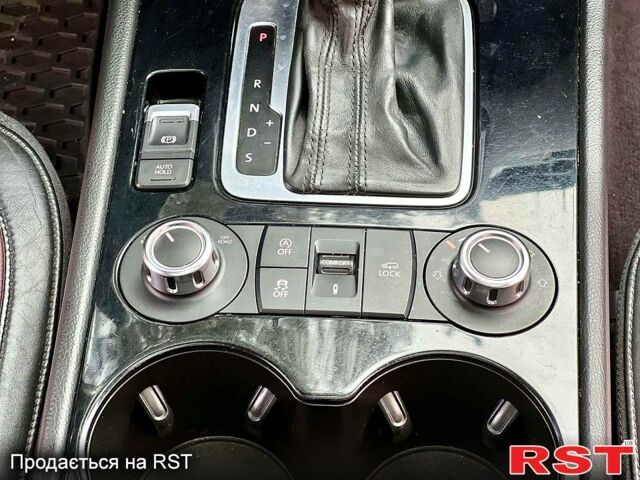 Черный Фольксваген Туарег, объемом двигателя 3 л и пробегом 215 тыс. км за 17900 $, фото 8 на Automoto.ua