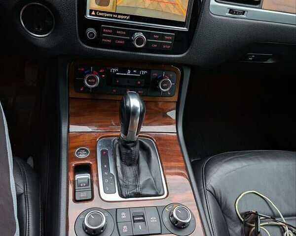 Черный Фольксваген Туарег, объемом двигателя 2.97 л и пробегом 320 тыс. км за 17500 $, фото 6 на Automoto.ua