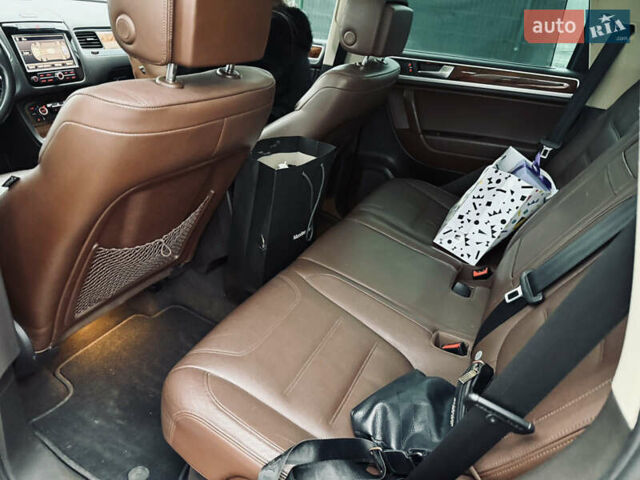 Черный Фольксваген Туарег, объемом двигателя 3 л и пробегом 280 тыс. км за 14500 $, фото 9 на Automoto.ua