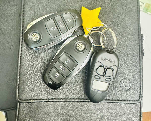 Черный Фольксваген Туарег, объемом двигателя 2.97 л и пробегом 400 тыс. км за 16000 $, фото 28 на Automoto.ua