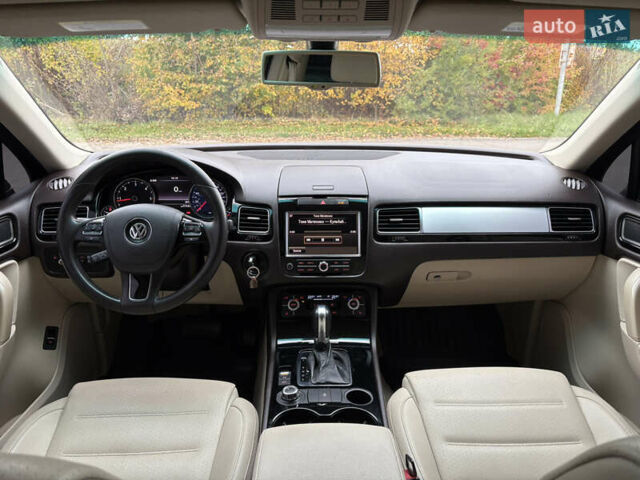 Фольксваген Туарег 2010 в Староконстантинов на Automoto.ua Черный Фольксваген Туарег, объемом двигателя 3 л и пробегом 150 тыс. км за 17800 $, фото 12 на Automoto.ua