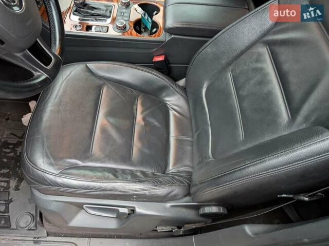 Черный Фольксваген Туарег, объемом двигателя 2.97 л и пробегом 320 тыс. км за 17500 $, фото 9 на Automoto.ua