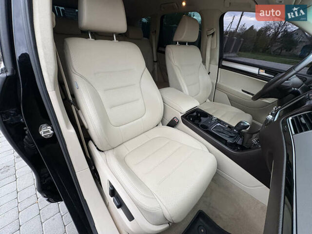 Чорний Фольксваген Туарег, об'ємом двигуна 3 л та пробігом 150 тис. км за 17500 $, фото 12 на Automoto.ua