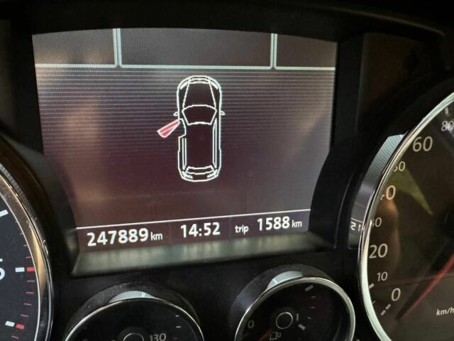 Чорний Фольксваген Туарег, об'ємом двигуна 3 л та пробігом 232 тис. км за 13500 $, фото 7 на Automoto.ua