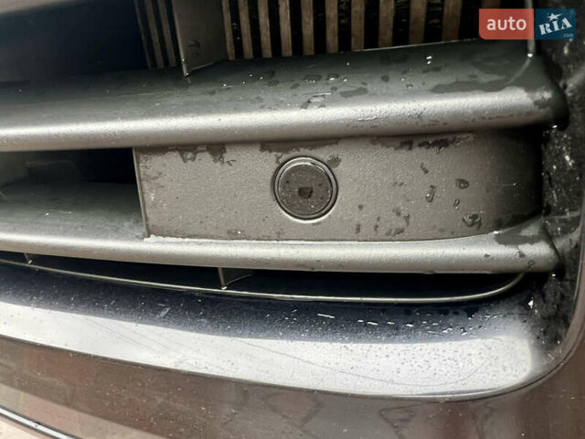 Черный Фольксваген Туарег, объемом двигателя 2.97 л и пробегом 257 тыс. км за 15800 $, фото 9 на Automoto.ua