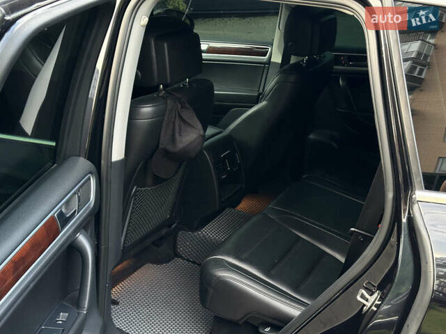 Чорний Фольксваген Туарег, об'ємом двигуна 2.97 л та пробігом 355 тис. км за 17500 $, фото 8 на Automoto.ua