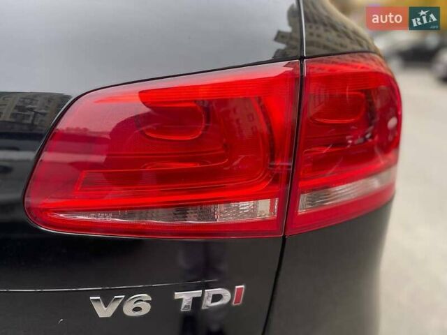 Чорний Фольксваген Туарег, об'ємом двигуна 2.97 л та пробігом 330 тис. км за 14900 $, фото 25 на Automoto.ua