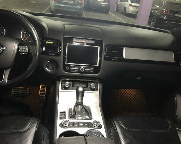 Чорний Фольксваген Туарег, об'ємом двигуна 2.97 л та пробігом 340 тис. км за 18500 $, фото 14 на Automoto.ua