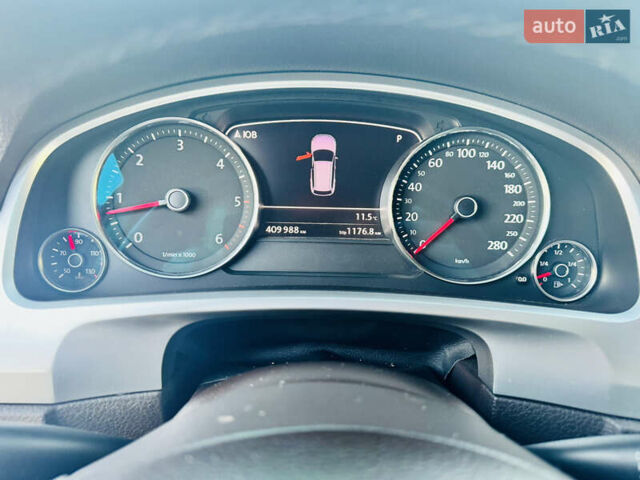 Черный Фольксваген Туарег, объемом двигателя 2.97 л и пробегом 400 тыс. км за 16000 $, фото 11 на Automoto.ua