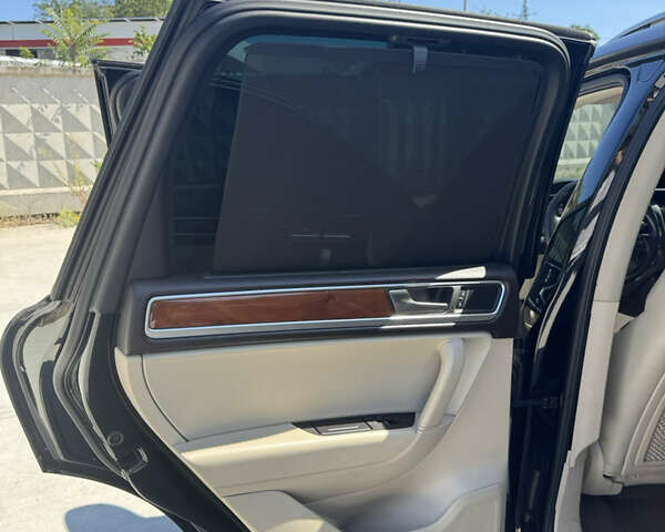 Черный Фольксваген Туарег, объемом двигателя 3 л и пробегом 170 тыс. км за 14999 $, фото 11 на Automoto.ua