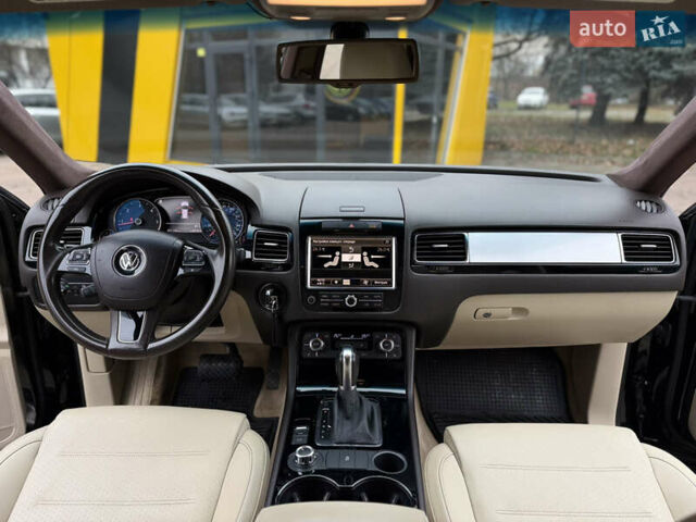 Черный Фольксваген Туарег, объемом двигателя 2.97 л и пробегом 301 тыс. км за 15300 $, фото 14 на Automoto.ua