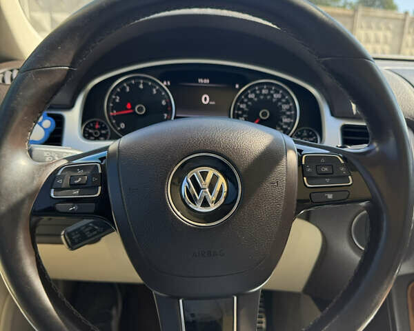 Черный Фольксваген Туарег, объемом двигателя 3 л и пробегом 170 тыс. км за 14999 $, фото 26 на Automoto.ua