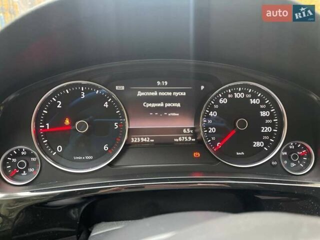 Чорний Фольксваген Туарег, об'ємом двигуна 2.97 л та пробігом 330 тис. км за 14900 $, фото 27 на Automoto.ua
