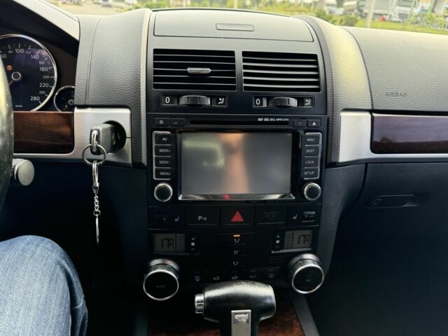 Чорний Фольксваген Туарег, об'ємом двигуна 3 л та пробігом 232 тис. км за 13500 $, фото 4 на Automoto.ua