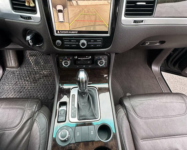 Чорний Фольксваген Туарег, об'ємом двигуна 3 л та пробігом 130 тис. км за 16900 $, фото 34 на Automoto.ua